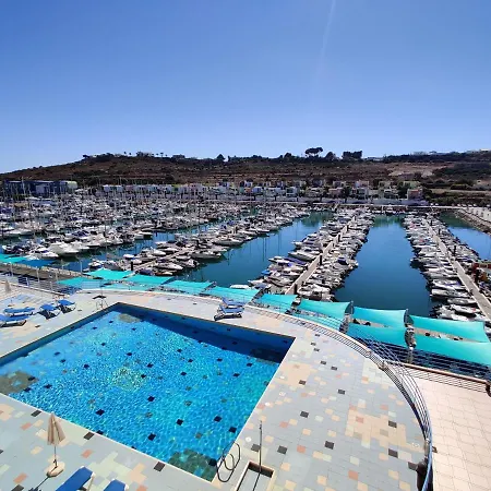Marina Views Apartment *